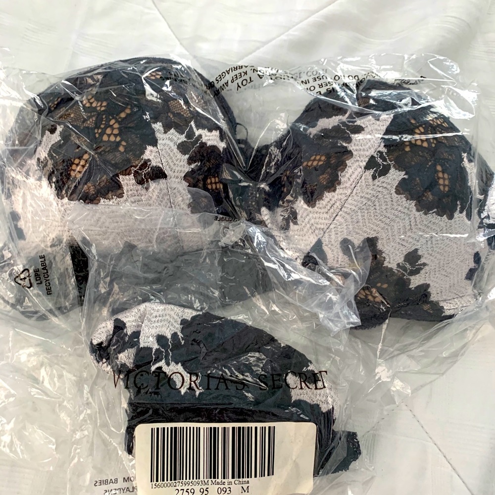 Bra (34D) and Thong (M) from Victoria Secret
